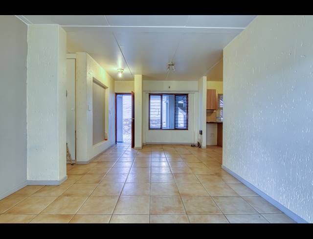 3 BEDROOM APARTMENT TO LET IN FERNDALE